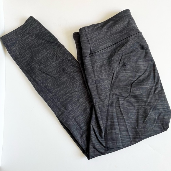 Outdoor Voices Move Free 3/4 Leggings in Night - Picture 3 of 6